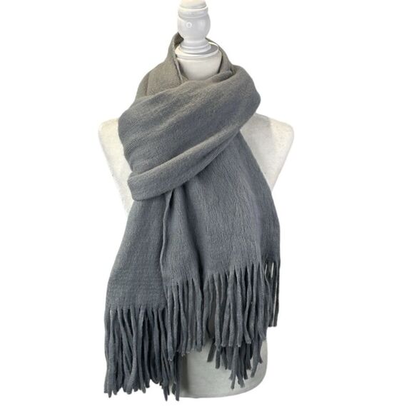Steve Madden Rectangular Oversized Gray Fringed Scarf - Picture 1 of 7